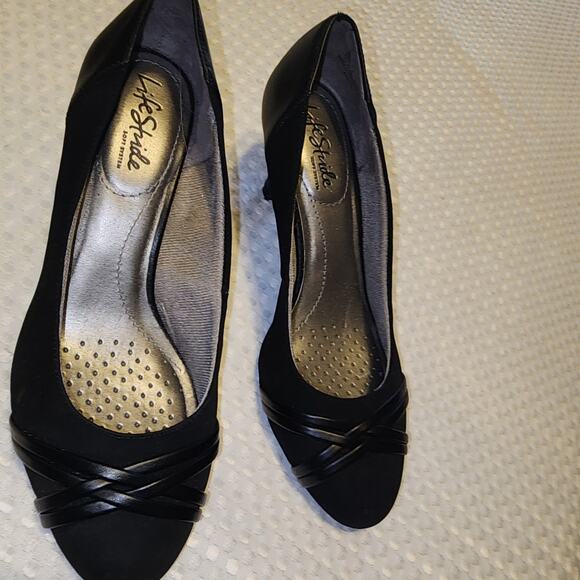 LIFE STRIDE EUC WOMEN'S SIZE 7.5W PASCAL PUMP SHOES - Picture 2 of 10